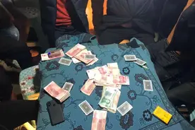 过年回去发现，越是挣不到钱的人，越是喜欢打牌图片