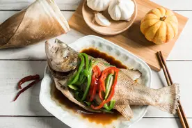 煮熟的鱼，放冰箱能放多久？隔夜之后是否能吃？图片