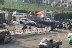 网传大学教师将学生的毕业设计给关系户，致学生跳楼身亡？校方回应：正在处理图片