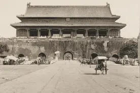 周恩来下令秘密重建天安门，拆完按原结构装回，最后险些无法复原图片