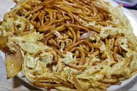 男子吐槽东北朋友请客吃得差，网友：假的！东北请客4大件都没有图片