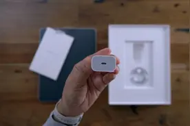 苹果不送充电器被罚，​iPhone 惨遭禁售图片