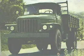 带您回忆7080年代最经典的那些客车和货车，开过一台的都不年轻了图片