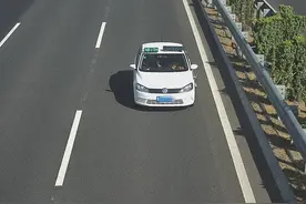 开车压线降为1分，打电话升为3分，新黄河解密扣分变化的背后图片
