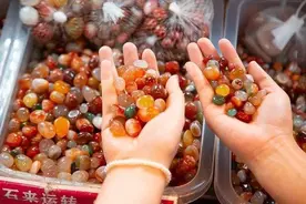 来南京旅游，躲得过盐水鸭，躲不过雨花石…图片