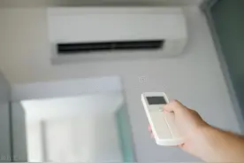 空调安装人员疑违规操作，致买家触电身亡！律师：可能认定过失致人死亡罪图片