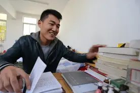 公务员“2元工作餐”惹争议，对比学生15元午餐水准，家长意难平图片