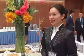 26岁“国宴级”服务员，曾3次为国家宴会服务，一般酒店请不动她图片