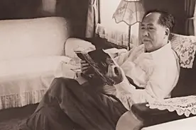 他本有机会成最年轻的开国中将, 却因做错一事, 被取消评衔资格图片