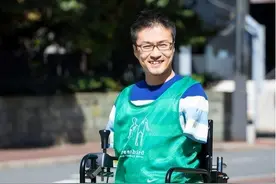 日本作家先天无四肢，大小便需有人清理，结婚15年竟出轨50人图片