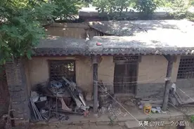 70年代父亲买了酱鸡，我去叫三姨夫过来喝酒，小卖部的人也来了图片