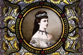 茜茜公主：美丽与悲剧的王室传奇图片