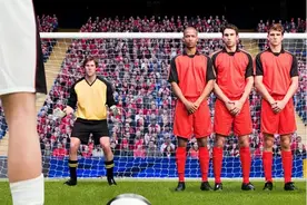 绕过人墙、半路转弯 怎么在世界杯踢出超帅“香蕉球”？图片