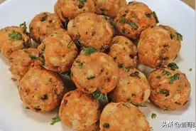 炸丸子时很多人第一步就错了，难怪不酥又难吃，大厨教你正确做法图片