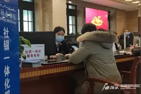 @乌市参保群众 9项社保业务可在就近银行办图片