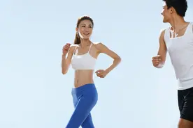 暴走团又上了一次热搜，引来大家骂声一片，警察同志快来处理！图片