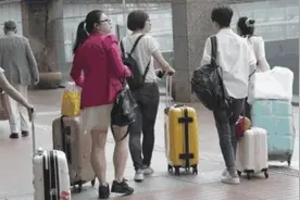 为何中国游客旅游喜欢拖箱子，欧美游客却喜欢背包？有这三点原因图片