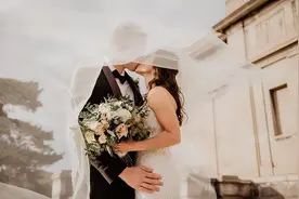 撩中年女人，其实很简单，多在微信上发三句话就够了图片