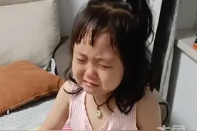 笑翻！辽宁2岁半外甥女经常打舅舅，发现舅舅是警察后大哭不止图片