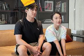 原地结婚!隋文静晒与韩聪日常撒糖照:祝我聪哥生日快乐,幸福无限!图片