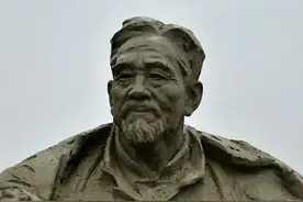 八个儿子战死沙场，父亲杨荣显临终无人料理后事，主席愿为其送终图片