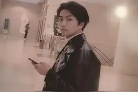 楚淇：而立之年的谢顶男人，却凭一顶假发吸粉千万！成古风天花板图片