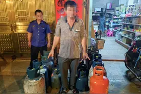 燃气瓶上面放着烟花，烟花上面住着人，“致命buff”叠满了！图片