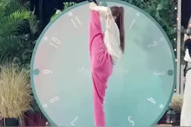 金晨2.1米长腿再次封神！站立大秀一字马，笔直长腿比道具还高图片