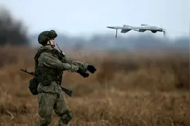 俄罗斯公开“猎人”无人机摊贩弹视频，作战范围覆盖欧洲图片