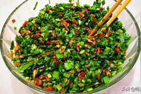 包韭菜饺子时，记住“2放3不放”，韭菜鲜香不烧心，太好吃了图片