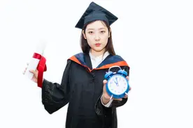 研究生毕业是去大学当辅导员？还是去高职院校（专科）当老师好？图片