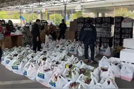 骑手日薪过万背后的运力缺失！京东、菜鸟、美团、中通、圆通、盒马等小哥正从各地奔赴上海一线图片