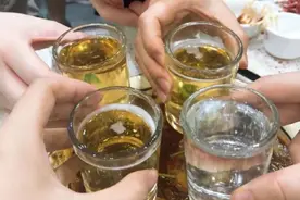 1杯白酒等于几瓶啤酒？计算公式出炉，建议酒友了解，以免吃亏图片