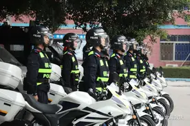 专属110的祝福：你好，辛苦了，谢谢你——人民警察图片