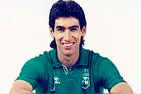 28年前，埃斯科巴在世界杯将球踢进了自家球门，回国后被乱枪扫射图片