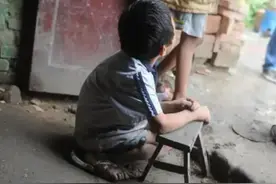 3岁男童被曝疑似亲爸虐待后续！医生发声，警方介入，多细节流出图片