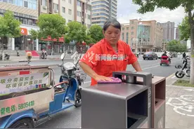 河北环卫工母亲与高考后儿子相拥流泪感动全网，当事母亲：希望儿子考上好大学，以后出人头地图片