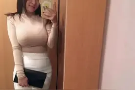 女同事借用我的电脑时，偷偷看了我的聊天记录和浏览历史图片