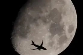 另一个贾浅浅?5岁女孩拍到飞机凌月被国家地理收录,网友争论不休图片