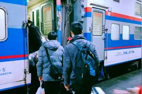 曾流行的“双层火车”，为什么现在很少看到了？网友：安徽有图片