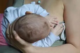 没有谁天生母乳就多，奶水不够孩子吃，可能是这5方面做错了图片