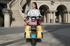 2款全新休闲三轮车，续航里程60公里，空间很大，久骑不累。图片