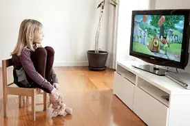 “出去玩”和“呆在家”的孩子，10年后，这3方面差距很明显！图片