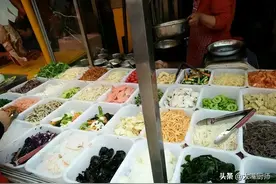 为啥路边摊的凉拌菜那么好吃？用了4种“秘制调料”，拌啥菜都香图片