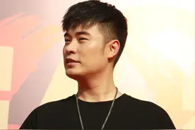 陈赫不再回避！承认当初自己犯下的错误！离婚10年，前妻终于反击图片