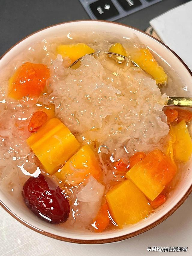 花胶牛奶炖绿豆 2026年花胶牛奶炖绿豆汤的功效