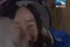 英雄凯旋，航天员刘洋顺利出舱，“中国航天永远值得期待”图片