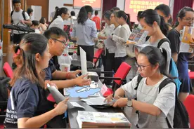 中专的尽头是打螺丝，职高门口实习分配，工资低到仿佛回到十年前图片