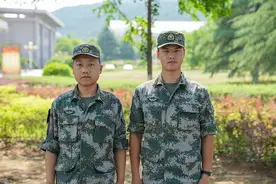 孕妇晕倒路边，第71集团军某旅2名官兵迅即救援图片