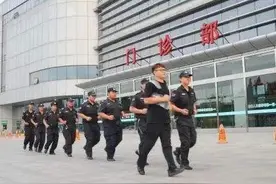 离职保安透露出医院保安的“生财之道”，收入惊人外人难以想象图片